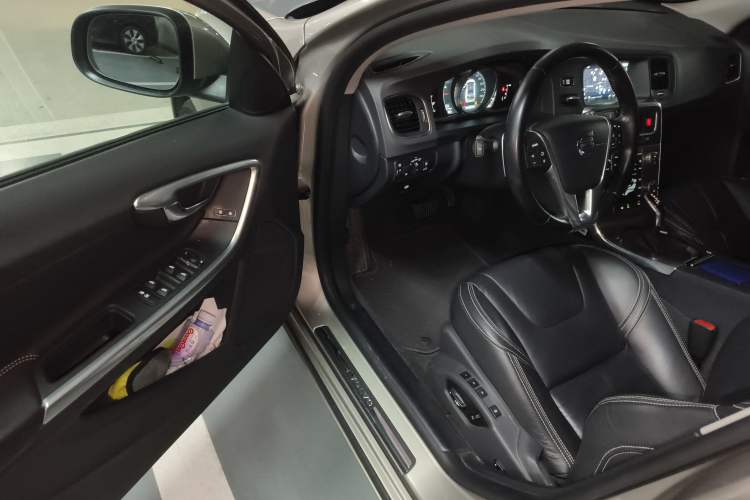 Used Volvo V60 2015 T5 Zhiya Edition Interior 3