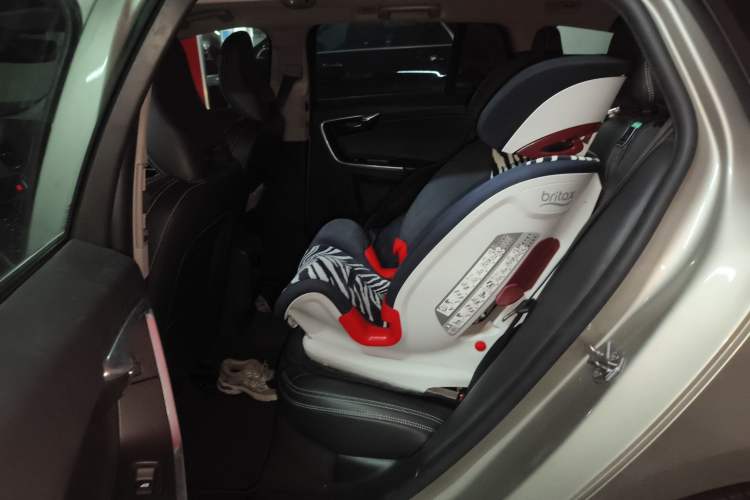 Used Volvo V60 2015 T5 Zhiya Edition Interior 4