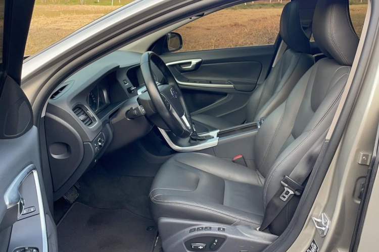 Used Volvo V60 2015 T5 Zhiyi Edition Left Front Seat