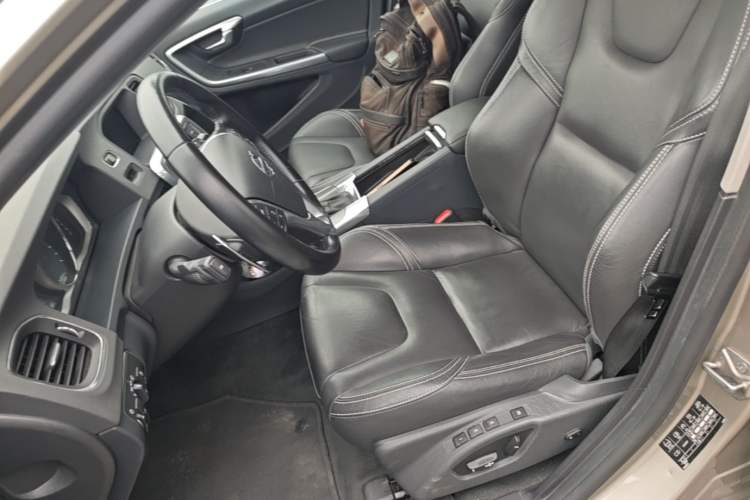 Used Volvo V60 2015 T5 Zhiya Edition Left Front Seat