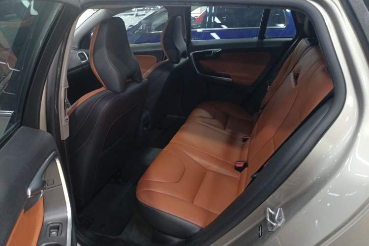 Used Volvo V60 2015 T5 Zhiya Edition Left Rear Seat