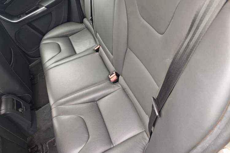 Used Volvo V60 2015 T5 Zhiya Edition Left Rear Seat