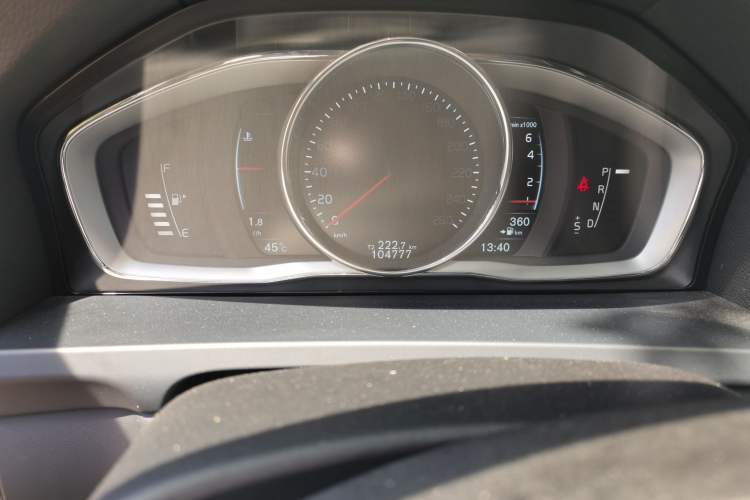 Used Volvo V60 2015 T5 Zhiya Edition Odometer Close Up