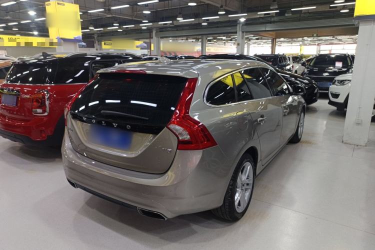 Used Volvo V60 2015 T5 Zhiya Edition Rear Right 45 Deg