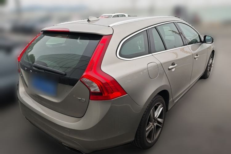 Used Volvo V60 2015 T5 Zhiya Edition Rear Right 45 Deg