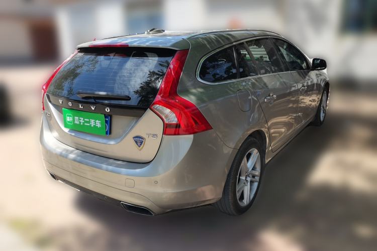 Used Volvo V60 2015 T5 Zhiya Edition Rear Right 45 Deg