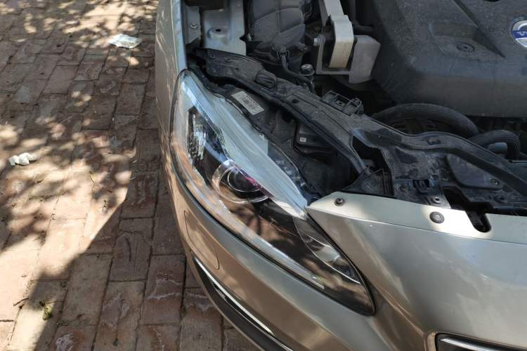 Used Volvo V60 2015 T5 Zhiya Edition Right Front Headlight