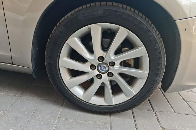 Used Volvo V60 2015 T5 Zhiyi Edition Right Front Wheel Hub