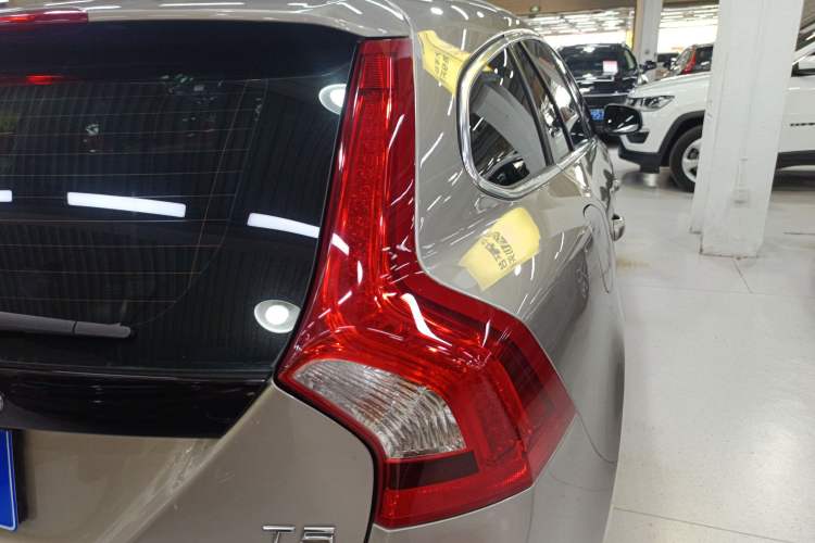 Used Volvo V60 2015 T5 Zhiya Edition Right Rear Taillight