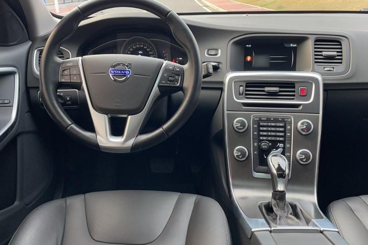 Used Volvo V60 2015 T5 Zhiyi Edition Steering Wheel