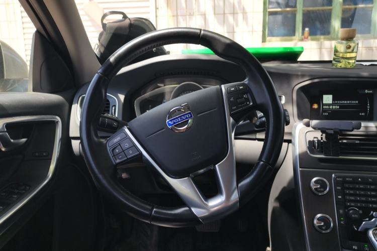 Used Volvo V60 2015 T5 Zhiya Edition Steering Wheel