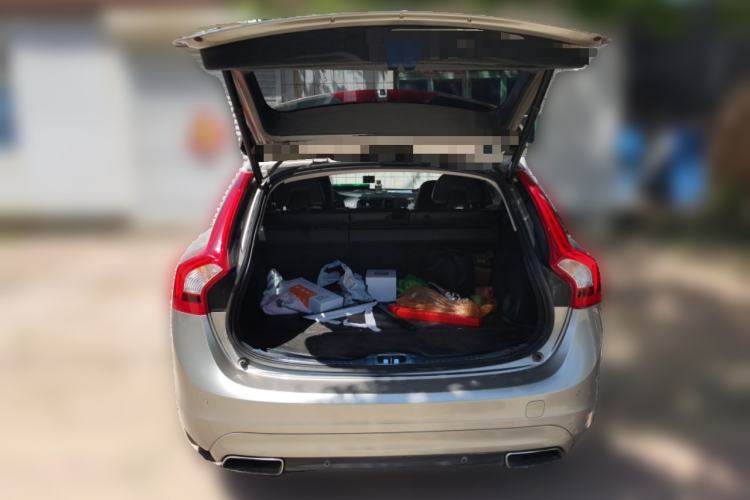 Used Volvo V60 2015 T5 Zhiya Edition Trunk