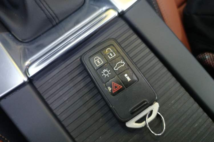 Used Volvo V60 2015 T5 Zhiya Edition Vehicle Key