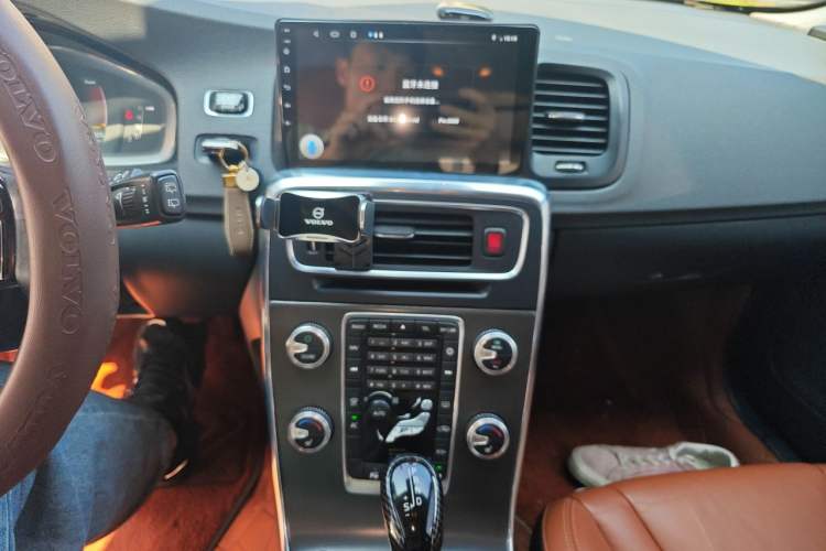 Used Volvo V60 2015 T5 Zhiya Edition Audio And AC Panel