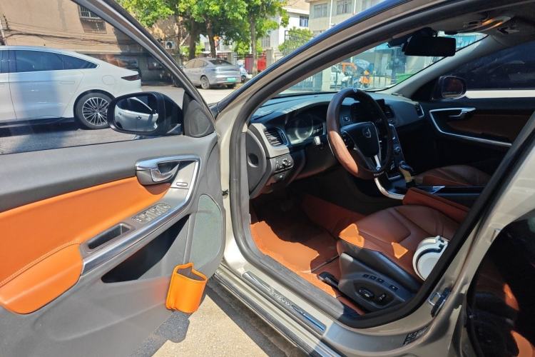 Used Volvo V60 2015 T5 Zhiya Edition Driver Seat