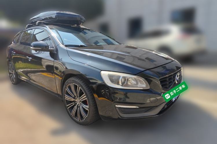 Used Volvo V60 2015 T5 Zhiya Edition Front Right 45 Deg