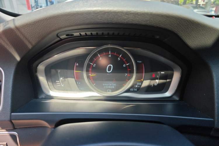 Used Volvo V60 2015 T5 Zhiya Edition Instrument Cluster