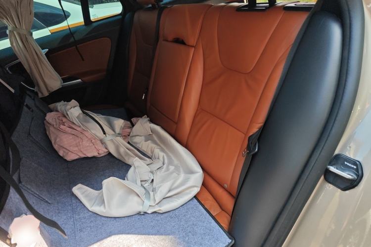 Used Volvo V60 2015 T5 Zhiya Edition Left Rear Seat