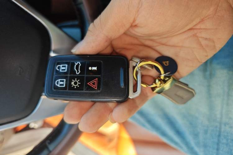 Used Volvo V60 2015 T5 Zhiya Edition Vehicle Key