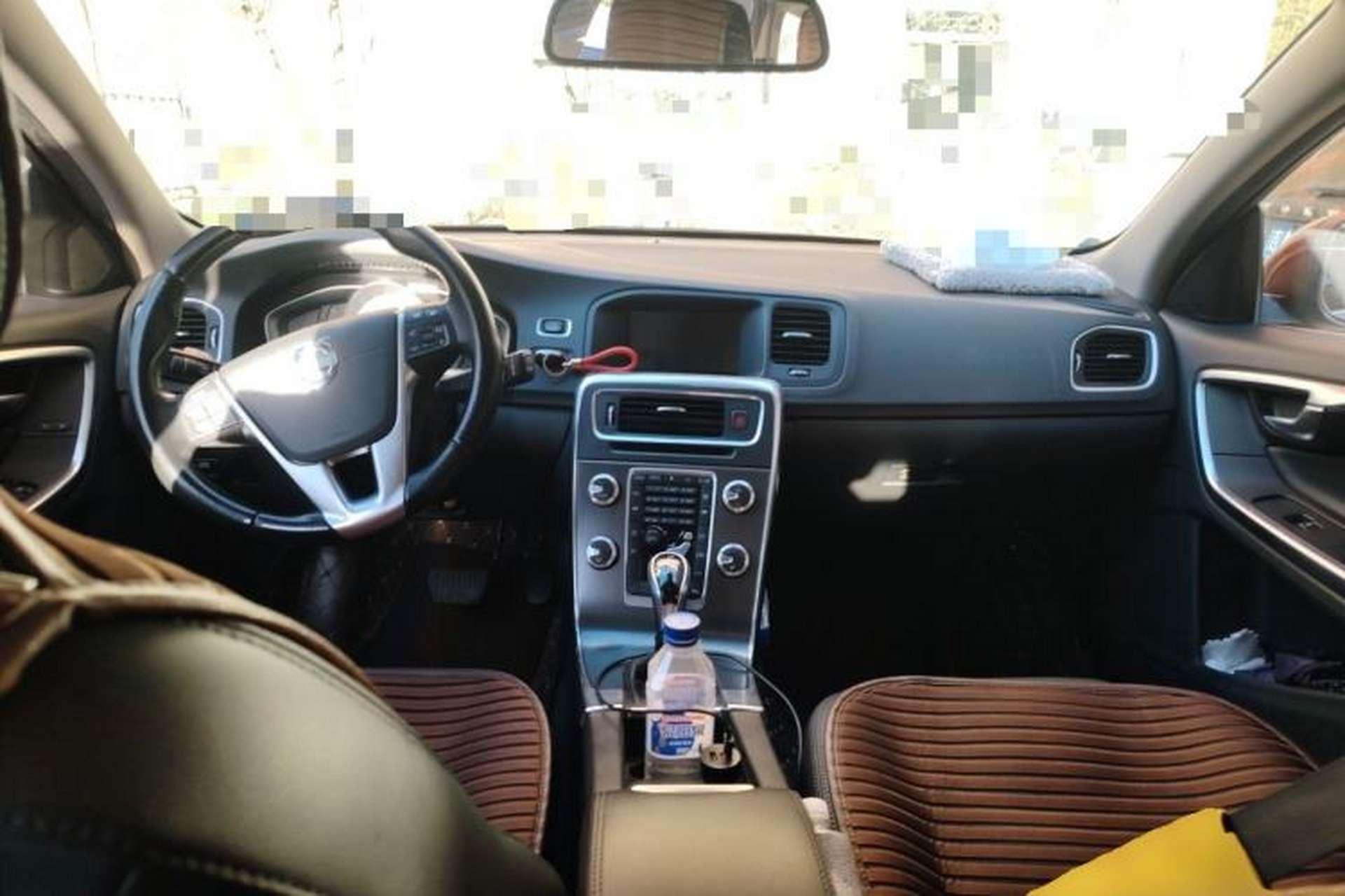 Used Volvo V60 2015 T5 Zhiyi Edition Center Console