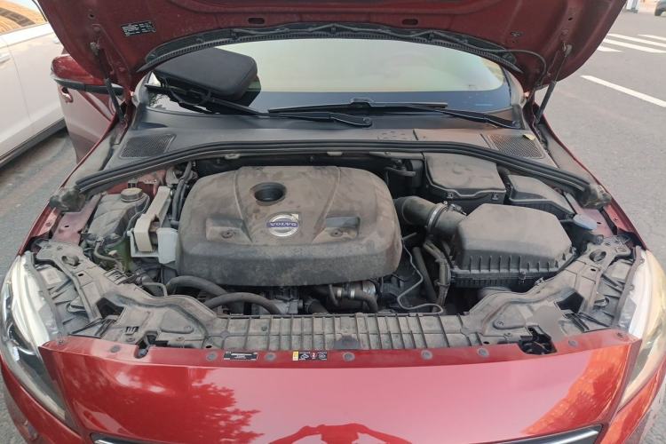 Used Volvo V60 2015 T5 Zhiyi Edition Engine Bay