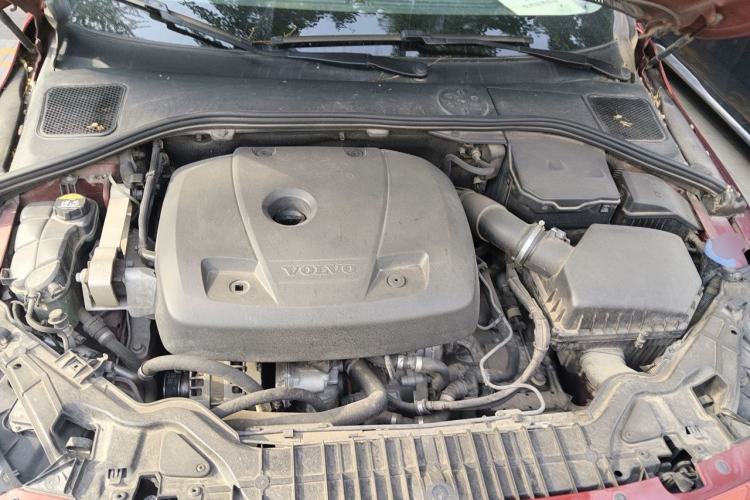 Used Volvo V60 2015 T5 Zhiyi Edition Engine Bay