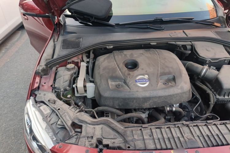 Used Volvo V60 2015 T5 Zhiyi Edition Engine Bay Right
