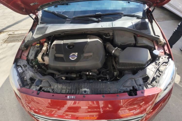 Used Volvo V60 2015 T5 Zhiyi Edition Engine Bay