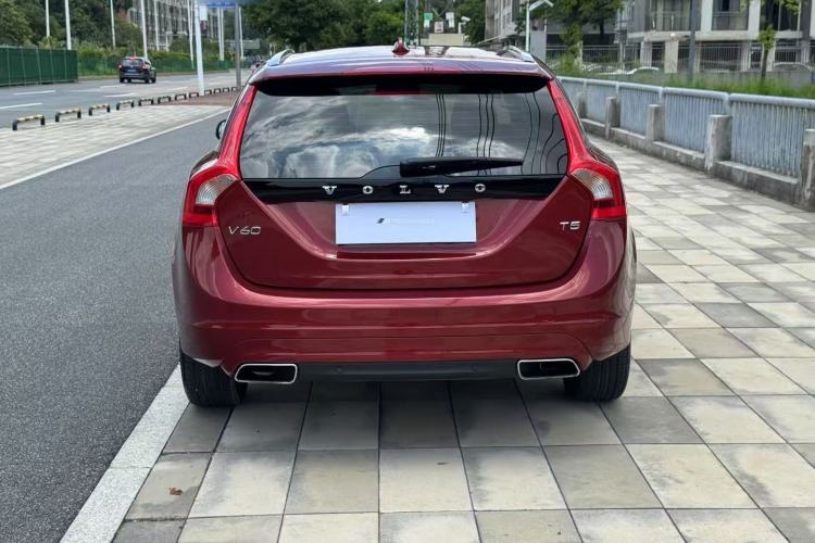 Used Volvo V60 2015 T5 Zhiyi Edition Exterior 1