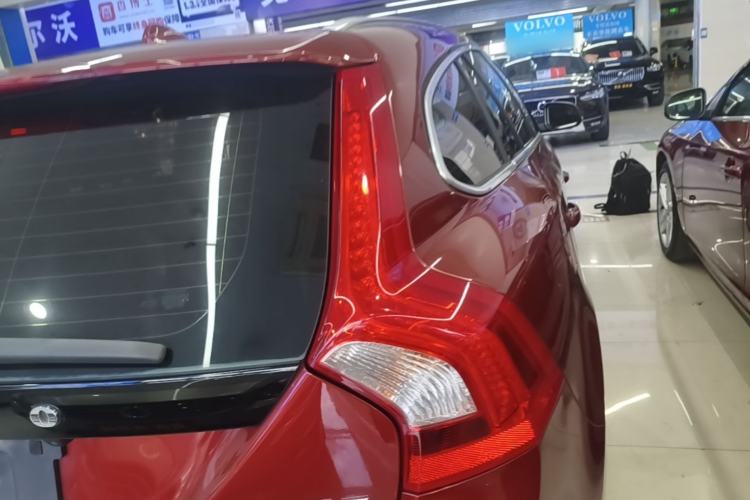 Used Volvo V60 2015 T5 Zhiya Edition Exterior 3