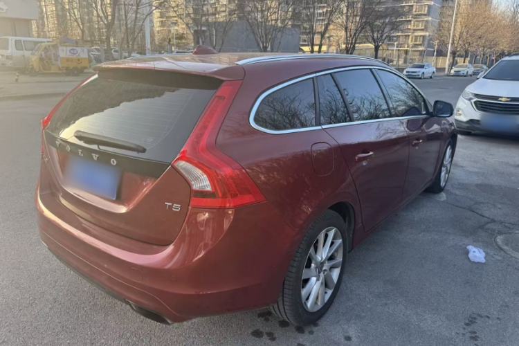 Used Volvo V60 2015 T5 Zhiyi Edition Exterior 3