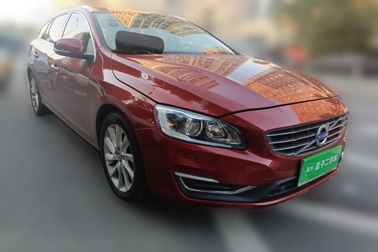 Used Volvo V60 2015 T5 Zhiyi Edition Front Right 45 Deg