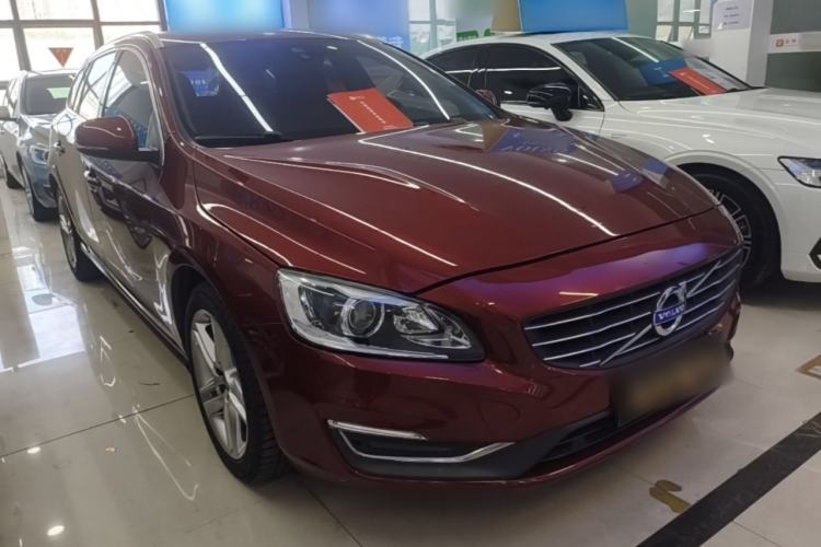 Used Volvo V60 2015 T5 Zhiya Edition Front Right 45 Deg