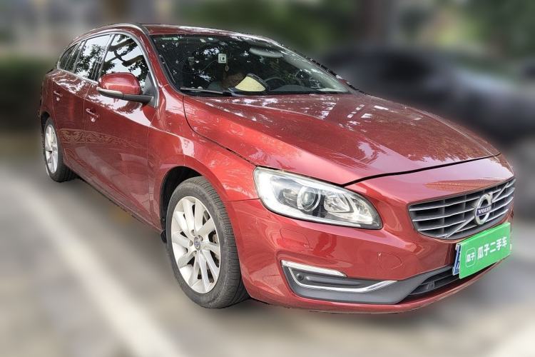 Used Volvo V60 2015 T5 Zhiyi Edition Front Right 45 Deg
