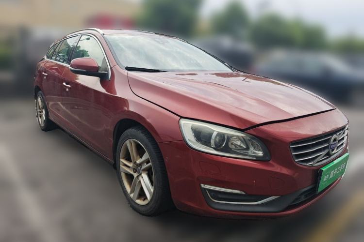 Used Volvo V60 2015 T5 Zhiya Edition Front Right 45 Deg