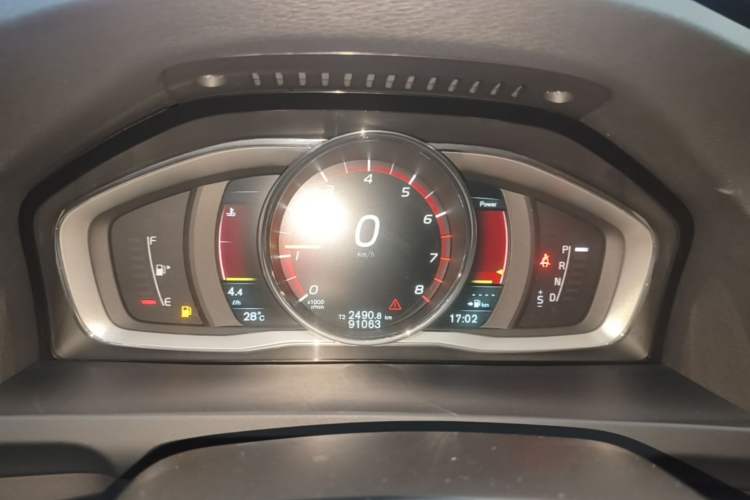 Used Volvo V60 2015 T5 Zhiya Edition Instrument Cluster