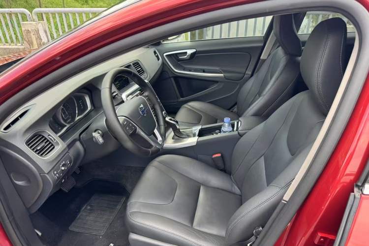 Used Volvo V60 2015 T5 Zhiyi Edition Interior 2