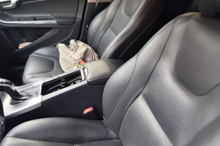 Used Volvo V60 2015 T5 Zhiyi Edition Left Front Seat
