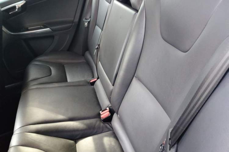 Used Volvo V60 2015 T5 Zhiyi Edition Left Rear Seat