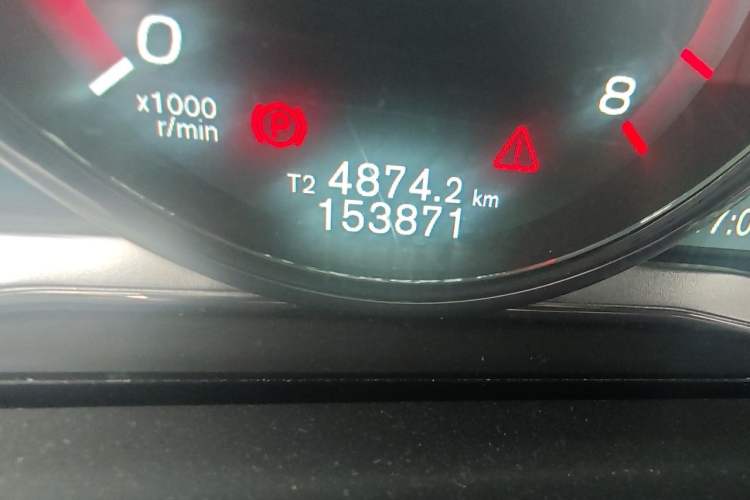 Used Volvo V60 2015 T5 Zhiya Edition Odometer Close Up