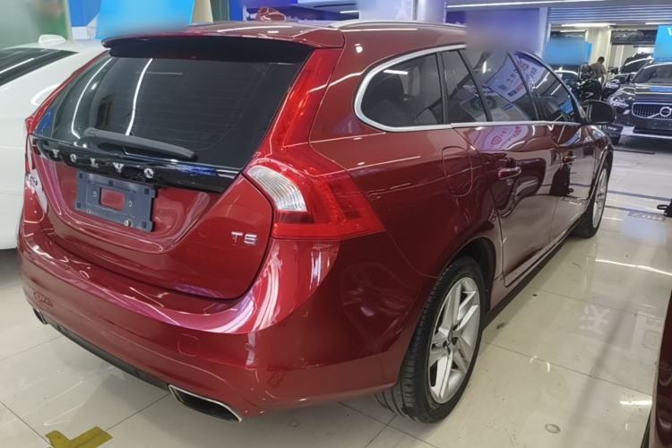 Used Volvo V60 2015 T5 Zhiya Edition Rear Right 45 Deg