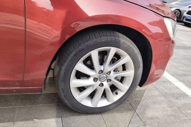 Used Volvo V60 2015 T5 Zhiyi Edition Right Front Wheel Hub