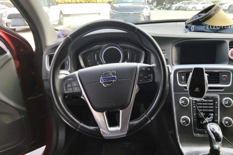 Used Volvo V60 2015 T5 Zhiyi Edition Steering Wheel