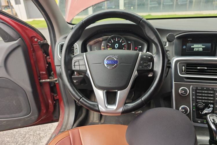Used Volvo V60 2015 T5 Zhiya Edition Steering Wheel