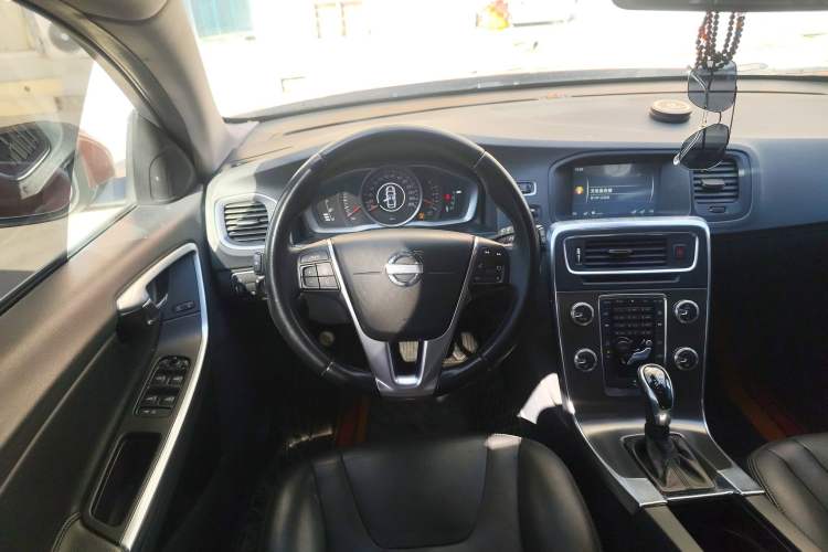 Used Volvo V60 2015 T5 Zhiyi Edition Steering Wheel