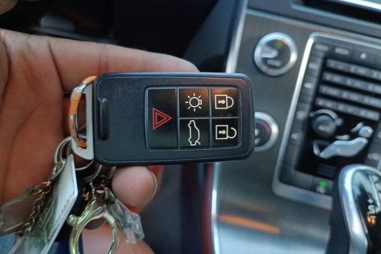 Used Volvo V60 2015 T5 Zhiyi Edition Vehicle Key