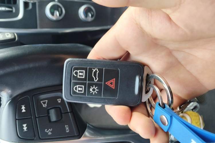 Used Volvo V60 2015 T5 Zhiyi Edition Vehicle Key