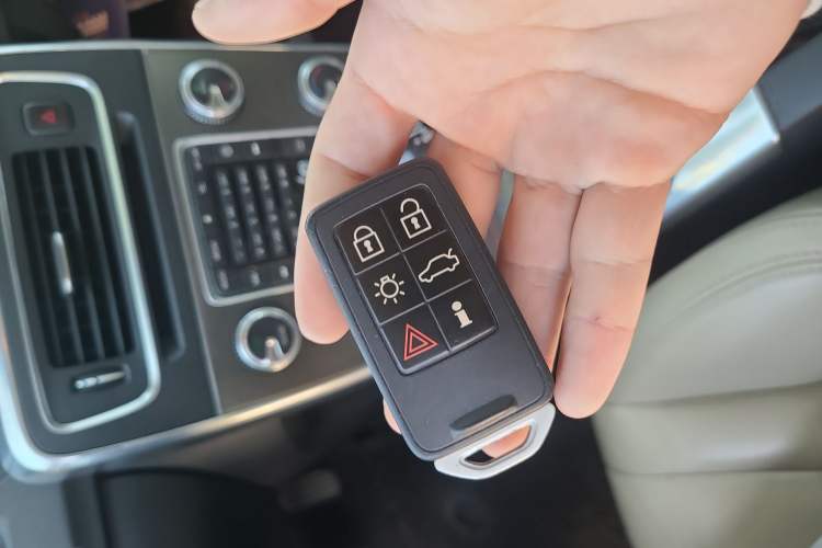 Used Volvo V60 2015 T5 Zhiya Edition Vehicle Key
