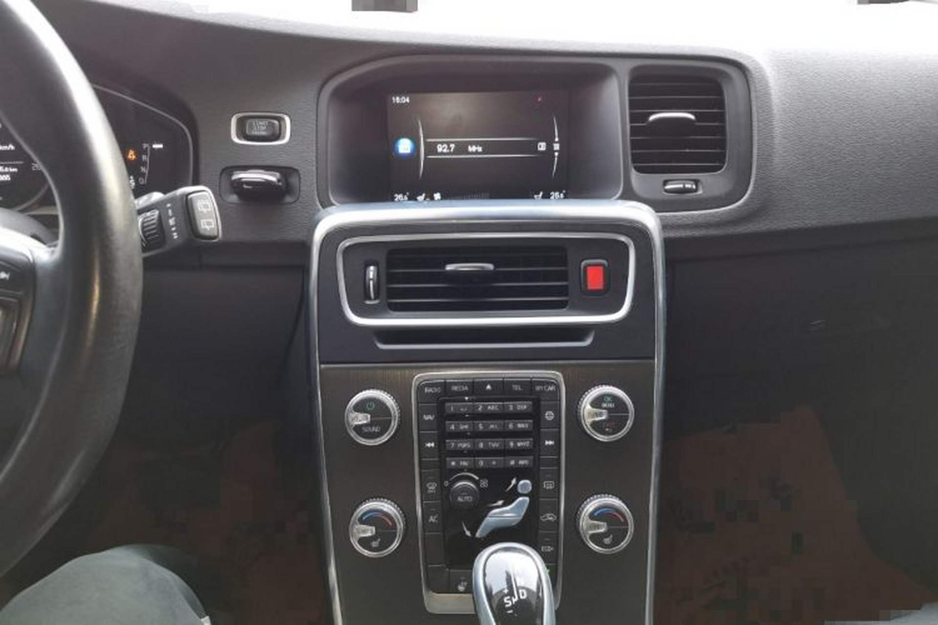 Used Volvo V60 2015 T5 Zhiyi Edition Audio And AC Panel