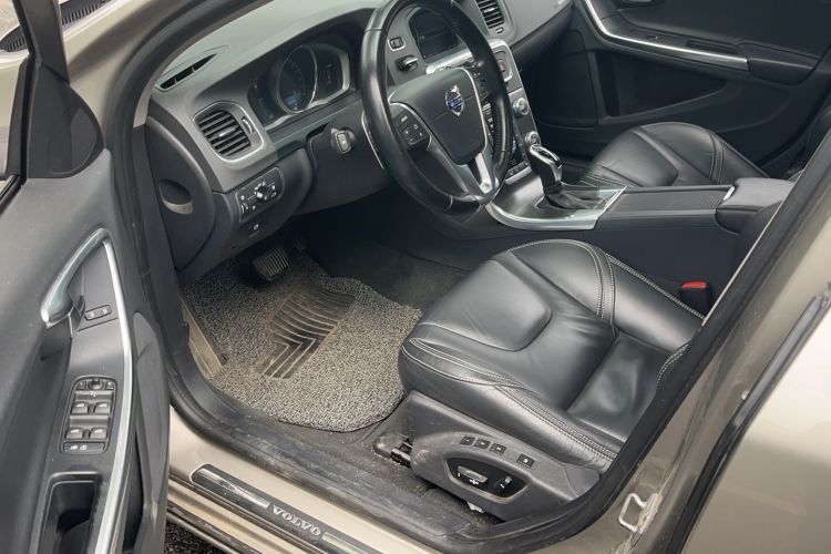 Used Volvo V60 2015 T5 Zhiya Edition Driver Seat